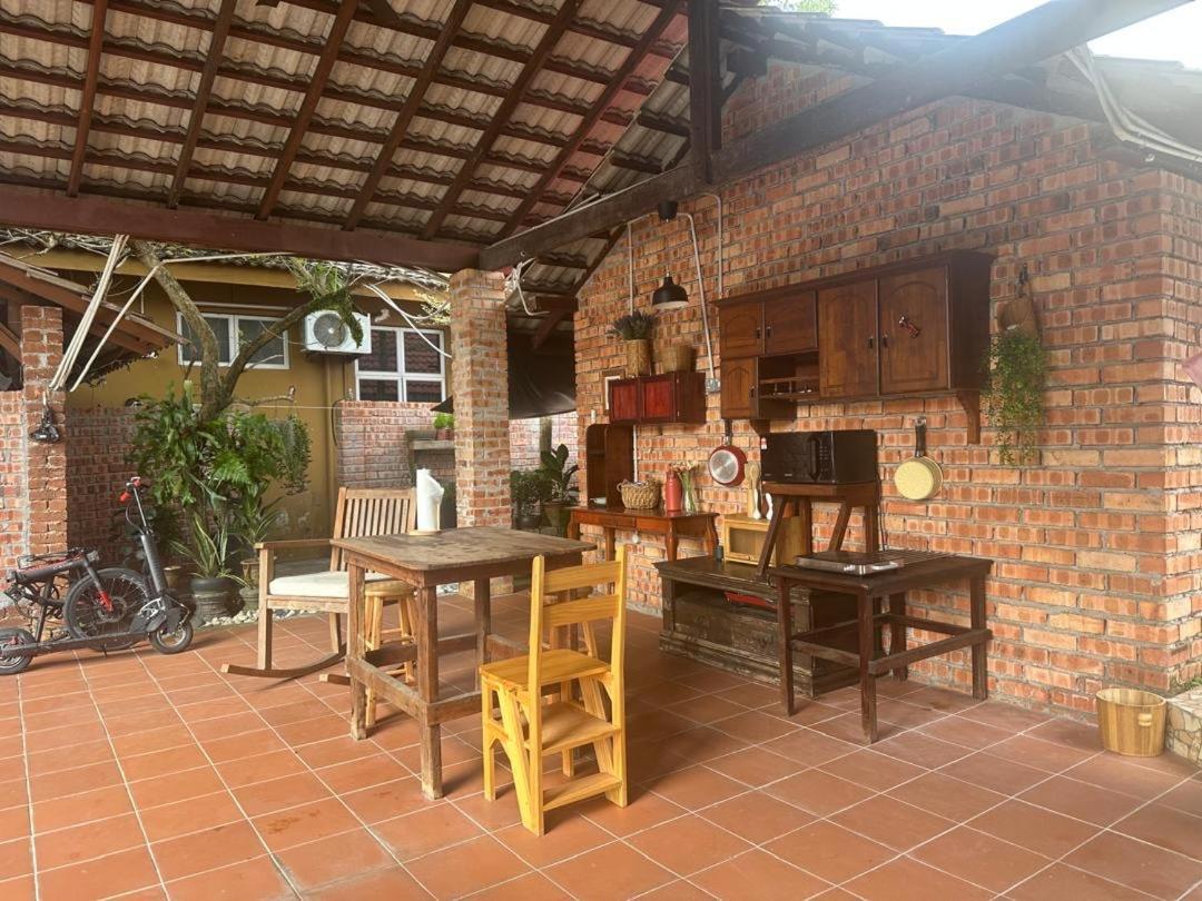 Lelangit Inn Port Dickson Exterior photo